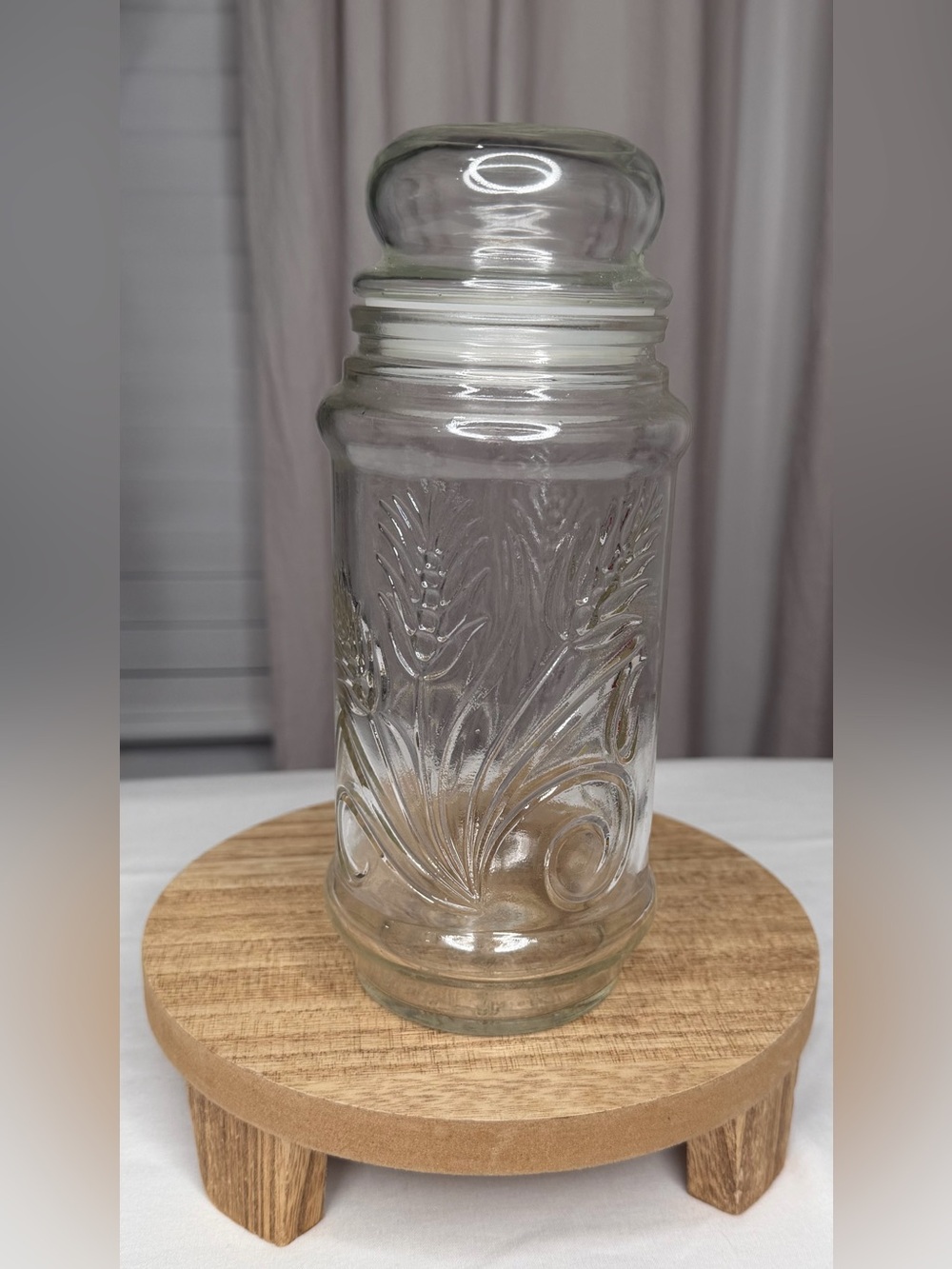 Vintage Planters Peanuts Glass Canister Jar Embossed Wheat Pattern w/ Lid 1982